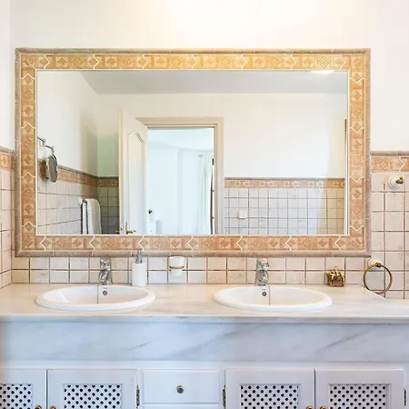 Будинок відпочинку Faro's Isla De Guadalmina Марбелья